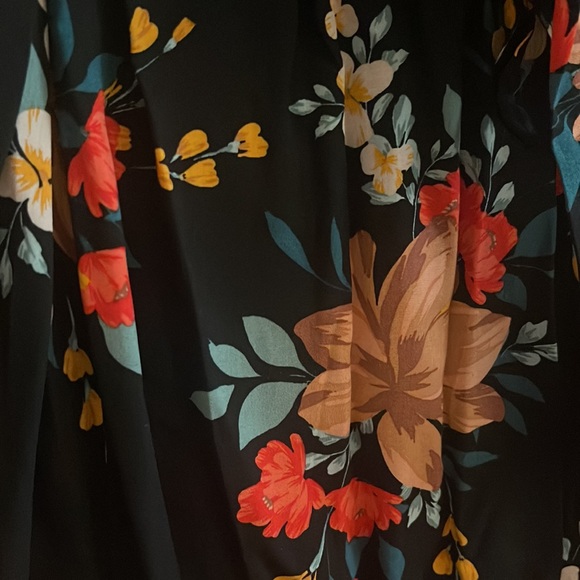 Old Navy maternity top - Picture 4 of 6